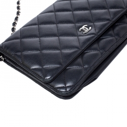 Pre Owned حقيبة كلتش شانيل WOC جلد سوداء مبطنه بسلسلة