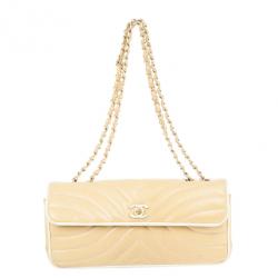 مملوكة مسبقًا Chanel Beige Leather Medium Flap Bag