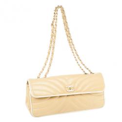 مملوكة مسبقًا Chanel Beige Leather Medium Flap Bag