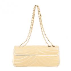 مملوكة مسبقًا Chanel Beige Leather Medium Flap Bag