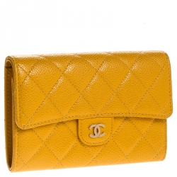 Pre Owned محفظة شانيل كلاسيك L بقلاب جلد خردلية