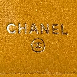 Pre Owned محفظة شانيل كلاسيك L بقلاب جلد خردلية