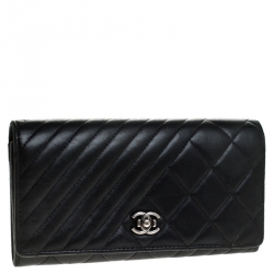 مملوكة مسبقًا Chanel Black Quilted Leather CC Yen Flap Continental Wallet