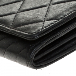 مملوكة مسبقًا Chanel Black Quilted Leather CC Yen Flap Continental Wallet
