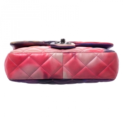 مملوكة مسبقًا حقيبة شانيل فلاور باور كلاسيك قلاب واحد صغيرة جلد مبطن متعدد الألوان