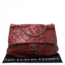 Pre Owned حقيبة شانيل ماكسي CC بقلاب جلد كافيار شيست نات مبطن 
