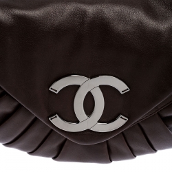 مملوكة مسبقًا حقيبة كتف شانيل قلاب CC حلقات جلد طية بنيه