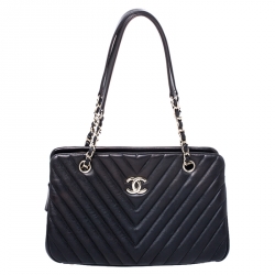 Pre Owned Chanel Black Chevron Quilted Leather Shoulder Bag