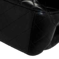 مملوكة مسبقًا حقيبة شانيل قلاب مزدوج كلاسيك جامبو جلد مبطنة زرقاء