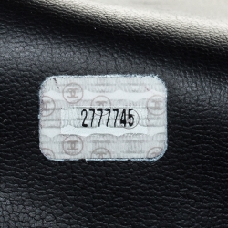 مملوكة مسبقًا حقيبة كتف شانيل جلد أسود فيندج 6 CC بسلسلة