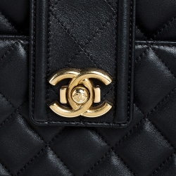 Pre Owned Chanel Black Quilted Leather Shopper Tote