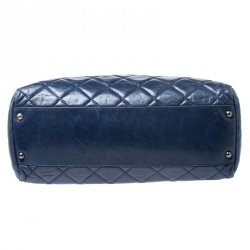 مملوكة مسبقًا حقيبة يد شانيل شوبر جلد مجعد مبطن أزرق