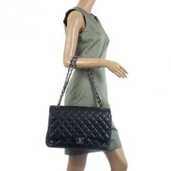 مملوكة مسبقًا Chanel Black Caviar Classic Maxi Flap Bag