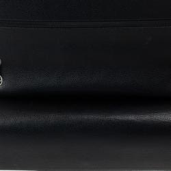 مملوكة مسبقًا Chanel Black Caviar Classic Maxi Flap Bag
