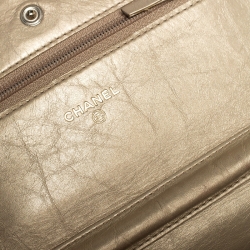 مملوكة مسبقًا حقيبة كلتش شانيل WOC جلد أحمر مبطن بسلسلة