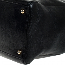 Pre Owned حقيبة يد شانيل سيرف إكساكاتيف كبيرة جلد كافيار سوداء