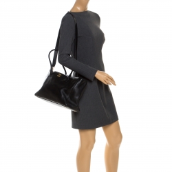 Pre Owned حقيبة يد شانيل سيرف إكساكاتيف كبيرة جلد كافيار سوداء