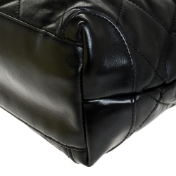 Pre Owned Chanel Black Quilted Leather Resin Ring Handle Bag
