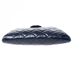 مملوكة مسبقًا Chanel Blue Quilted Leather Chain Clutch