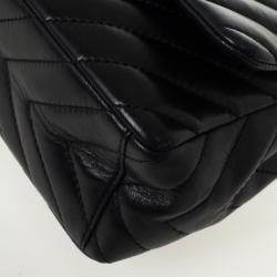مملوكة مسبقًا Chanel Black Quilted Leather Chevron Jumbo Flap Bag