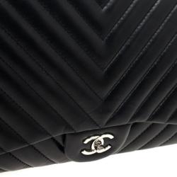 مملوكة مسبقًا Chanel Black Quilted Leather Chevron Jumbo Flap Bag