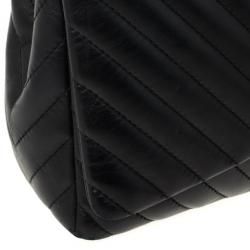مملوكة مسبقًا Chanel Black Quilted Leather Chevron Jumbo Flap Bag