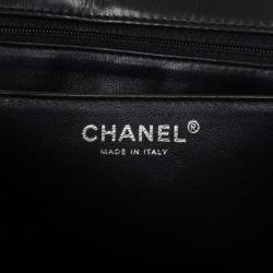 مملوكة مسبقًا Chanel Black Quilted Leather Chevron Jumbo Flap Bag