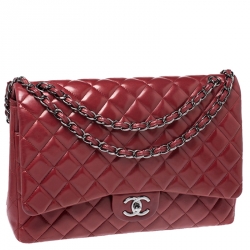 مملوكة مسبقًا حقيبة شانيل ماكسي كلاسيك جلد أحمر لامع مبطن بقلاب مزدوج