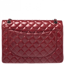 مملوكة مسبقًا حقيبة شانيل ماكسي كلاسيك جلد أحمر لامع مبطن بقلاب مزدوج