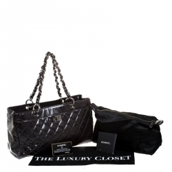 مملوكة مسبقًا Chanel Black Quilted Caviar Patent Leather Shopper Tote