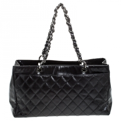 مملوكة مسبقًا Chanel Black Quilted Caviar Patent Leather Shopper Tote