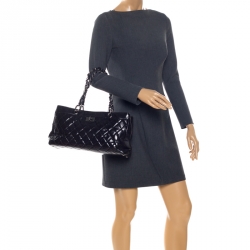 مملوكة مسبقًا Chanel Black Quilted Caviar Patent Leather Shopper Tote