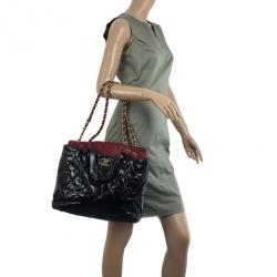 مملوكة مسبقًا Chanel Black Glazed Distressed Leather Burgundy Lambskin Portobello Large Tote Bag
