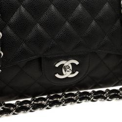 مملوكة مسبقًا Chanel Black Caviar Jumbo Flap