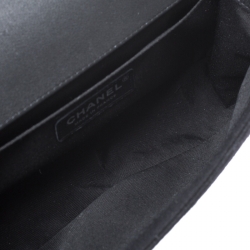 Pre Owned حقيبة شانيل موسايك بوي صوف سوداء مبطنة متوسطة بقلاب