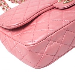 Pre Owned حقيبة كتف شانيل قلاب CC كريستال جلد مبطن وردي ميتالك