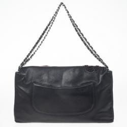 مملوكة مسبقًا حقيبة شانيل رانواي إصدار خاص قلاب كاميليا جلد خروف سوداء