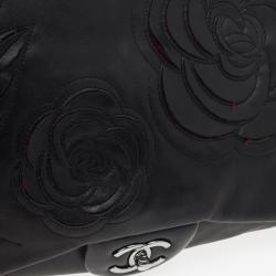 مملوكة مسبقًا حقيبة شانيل رانواي إصدار خاص قلاب كاميليا جلد خروف سوداء
