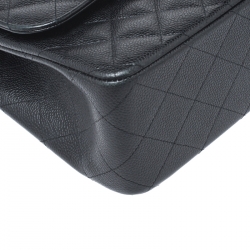Pre Owned حقيبة شانيل جامبو كلاسيك جلد كافيار أسود مبطن بقلاب مزدوج