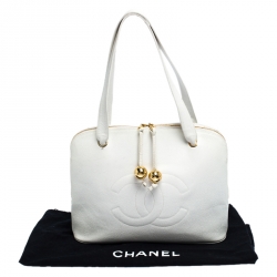 مملوكة مسبقًا Chanel White Quilted Caviar Leather CC Logo Satchel