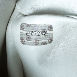 مملوكة مسبقًا Chanel White Quilted Caviar Leather CC Logo Satchel