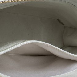 مملوكة مسبقًا Chanel White Quilted Caviar Leather CC Logo Satchel