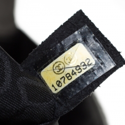 Pre Owned Chanel Black Vertical Quilted Leather Medium Timeless Flap Bag