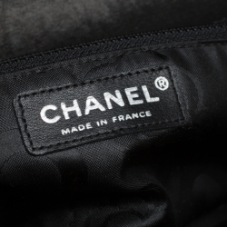 Pre Owned Chanel Black Vertical Quilted Leather Medium Timeless Flap Bag