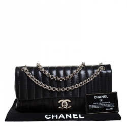 Pre Owned Chanel Black Vertical Quilted Leather Medium Timeless Flap Bag