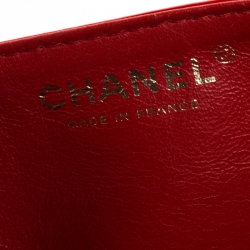 مملوكة مسبقًا Chanel Red 2.55 Reissue Quilted Patent Leather East/West Clutch Bag