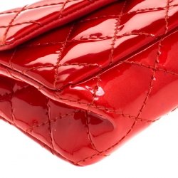 مملوكة مسبقًا Chanel Red 2.55 Reissue Quilted Patent Leather East/West Clutch Bag