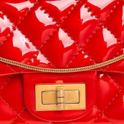 مملوكة مسبقًا Chanel Red 2.55 Reissue Quilted Patent Leather East/West Clutch Bag