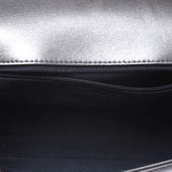 مملوكة مسبقًا Chanel Grey Cube Embossed Leather New Medium Boy Flap Bag