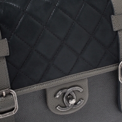 Pre Owned Chanel Metallic Grey/Black Iridescent Leather Paris Bombay Back To School Messenger Bag 